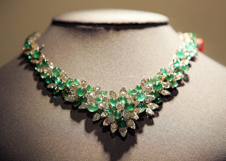 emerald and diamond necklace