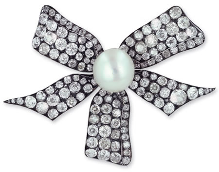 $350,000 Antique Brooch Studded with Diamonds and Natural Pearl