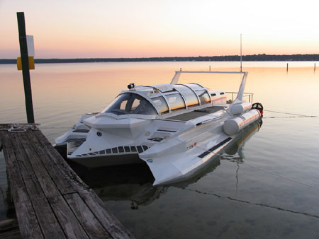 Hyper-Sub Submersible Powerboat: It Sinks While Floating