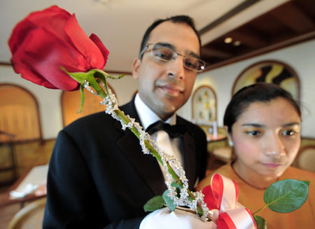 Celebrating Belated V-Day with Worldâ€™s Most Expensive Red Rose