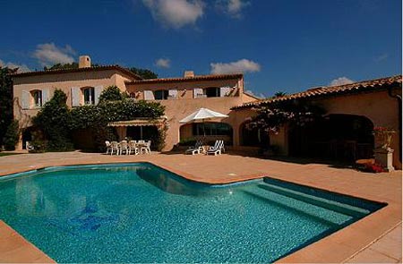 Elite Estate: Villa Amidst French Riviera Environs