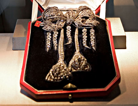 Louvre Inks $11 mn Deal Via Empress EugÃ©nie’s Diamond Brooch