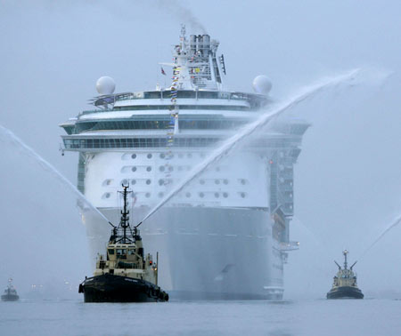 Worldâ€™s Largest Cruise Ship, Independence of the Seas, UK, cruise ship, yacht, naming ceremony, Titanic