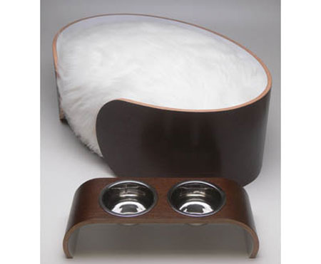 Wowo Ellipse Pet Bed Is Ultra-Furry