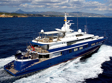 Luxury Dive Via OceanSeven OceanSeven, Oceanfast PTY, Australia, Jacuzzi, watersports,  yacht, luxury