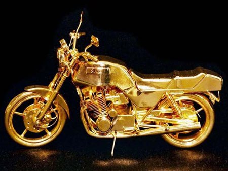 Gold Wheels: Mike Dunlap Offers Bling Automobile Sculptures