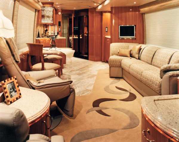 Marathon Coach Flies You In Luxury