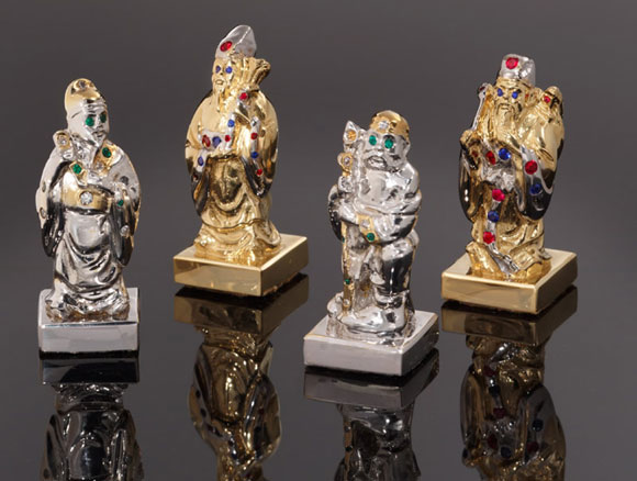 The Art Of War: Gold and Jeweled Chess Set