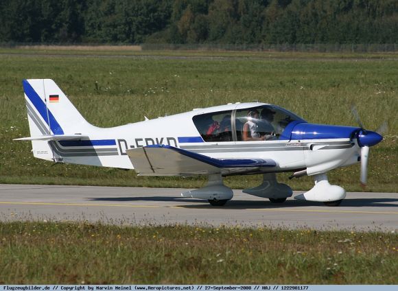 Ecoflyer: The Biggest Light Sport Aircraft Ever!