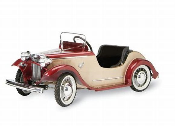 1932 Ford Roadster: Gift your little one a timeless piece of automobile history!