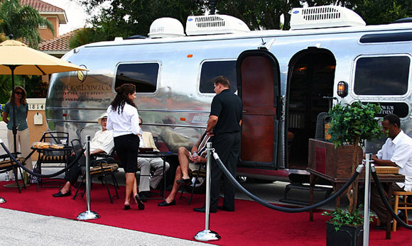 Mobile Cigar Lounge Let’s You Take A Fag Anywhere, Anytime