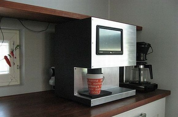 Reko Maenpaa designs touchscreen integrated- computer controlled Coffee Maker