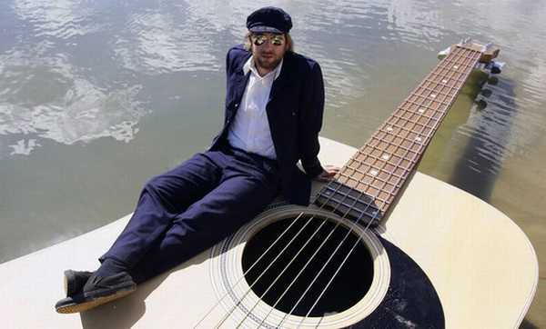 Josh Pykeâ€™s Famous Guitar Boat