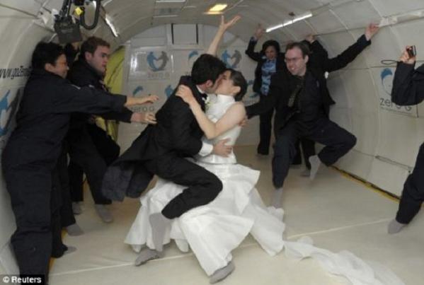 zero-gravity-wedding-3_a9ywt_48