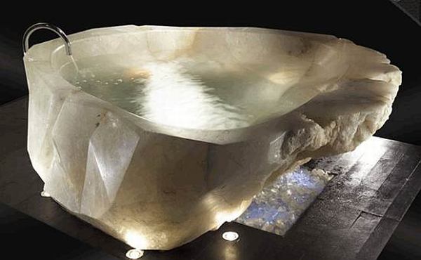 [Image: crystal_bathtub1.jpg]