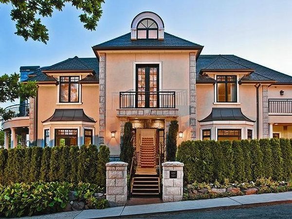 Luxury Villa on sale in Seattle, Washington