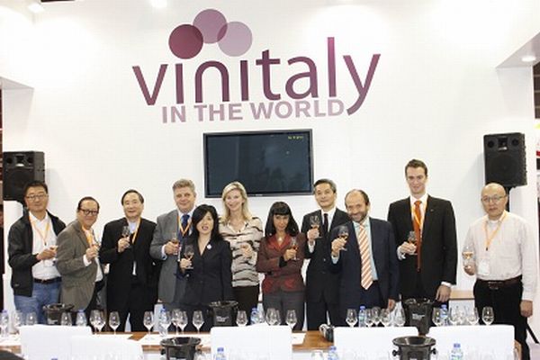 vinitaly hong kong booze fair 1 Vinitaly Participates For a First Time in HK ubiquitous Wine as good as Spirits Fair 