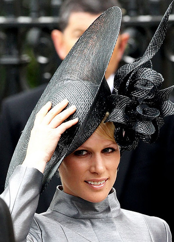 zara phillips royal wedding. zara philips 18 Head Turning