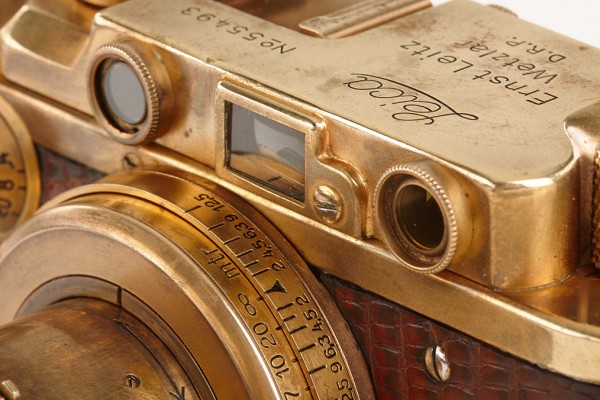 gold-plated-luxus leica camera