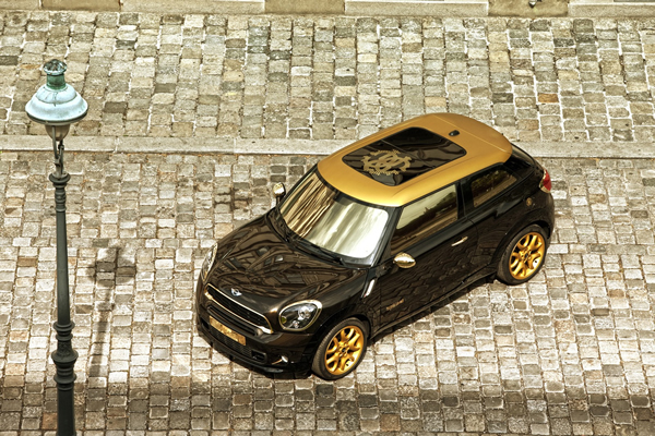 mini-paceman-roberto-cavalli 