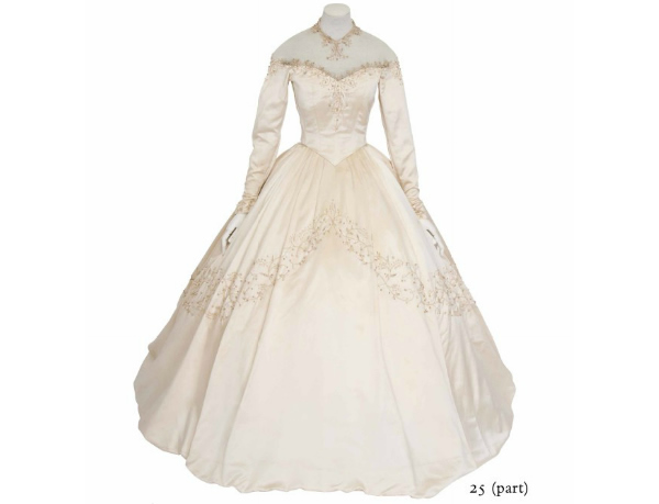 elizabeth-taylor wedding gown