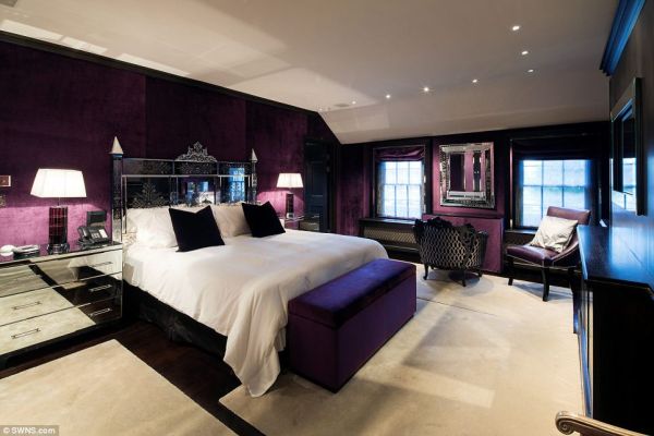 The Luxury Home Has Five VIP Bedroom Suites