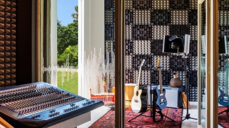 Music-Studio-Voice-Room