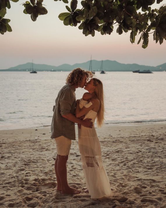 couple travel bloggers instagram